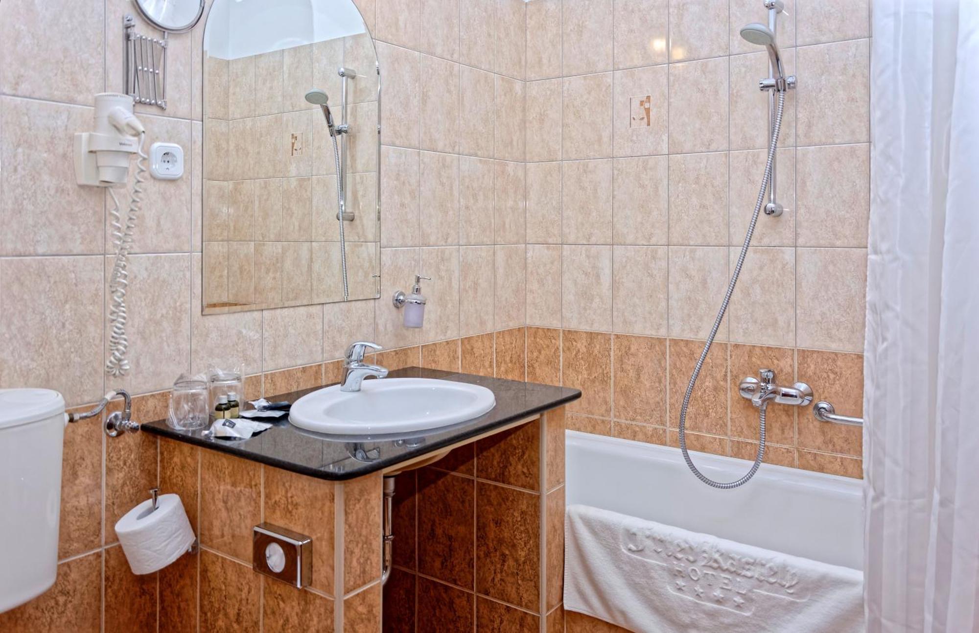 Fried Kastely Hotel 3*