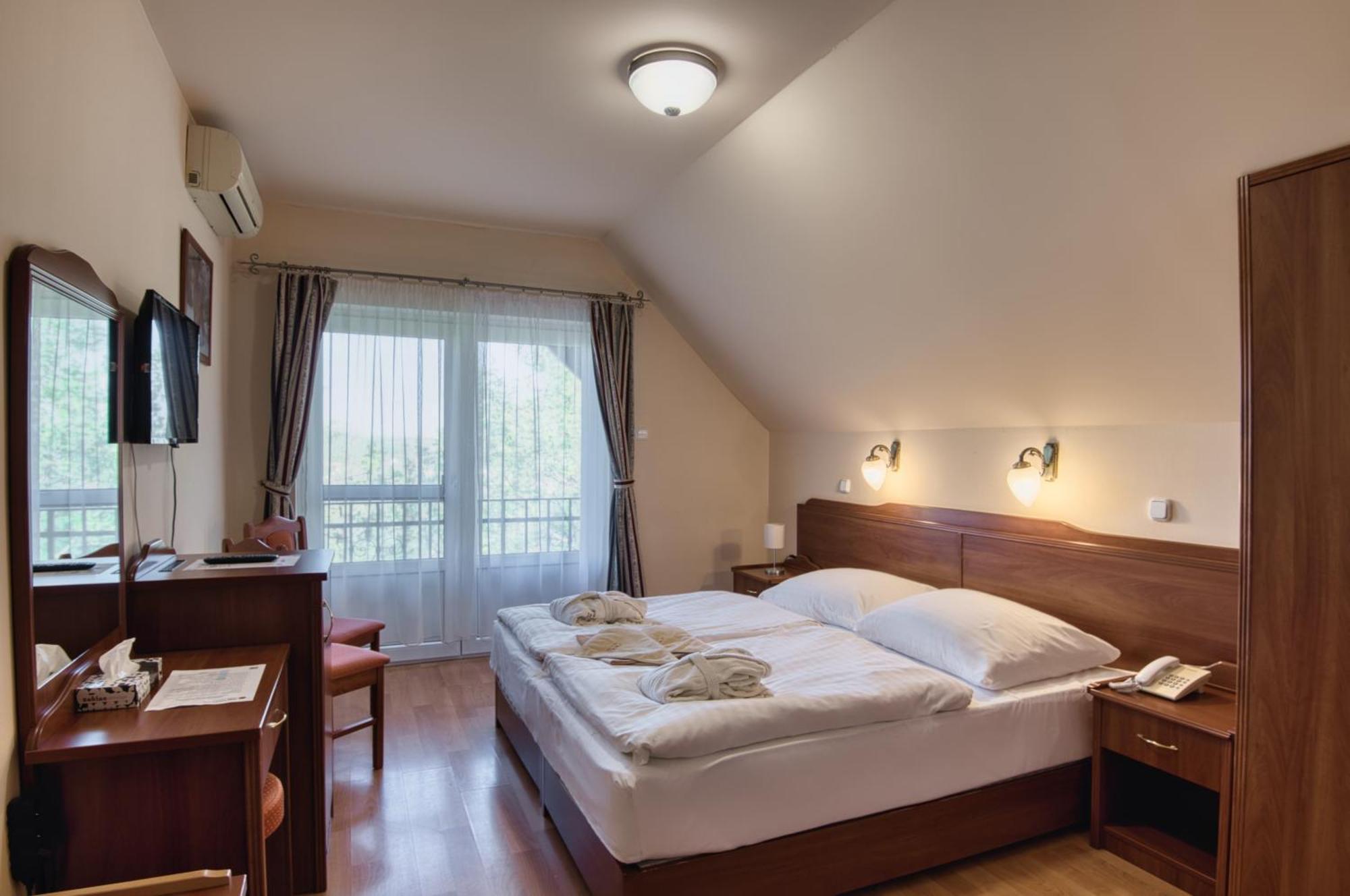 Fried Kastely Hotel Simontornya